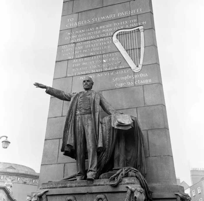 Framed Print : Statue of Charles Stewart Parnell, located in Dublin, Republic of Ireland Framed Print : Statue of Charles Stewart Parnell, located in Dublin, Republic of Ireland