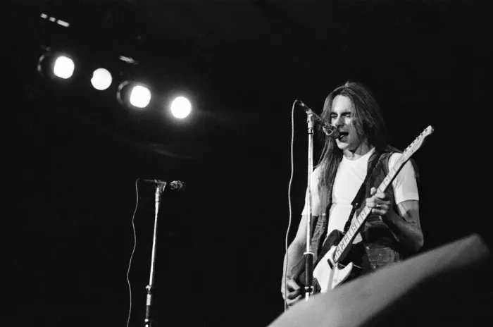 Framed Print : Status Quo perform at The Reading Festival on Saturday 25th August 1973 Framed Print : Status Quo perform at The Reading Festival on Saturday 25th August 1973