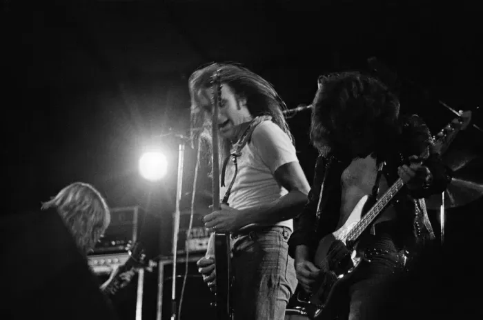 Framed Print : Status Quo perform at The Reading Festival on Saturday 25th August 1973 Framed Print : Status Quo perform at The Reading Festival on Saturday 25th August 1973