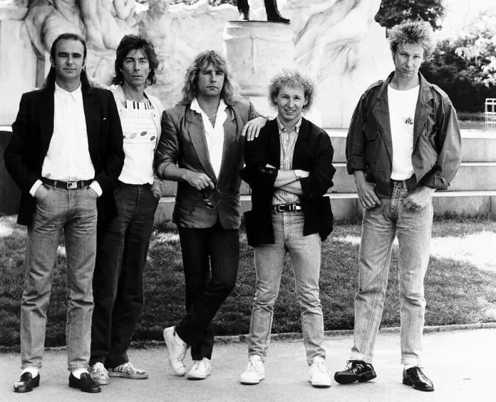 Framed Print : Status Quo the pop group of the eighties, 9th May 1986 Framed Print : Status Quo the pop group of the eighties, 9th May 1986