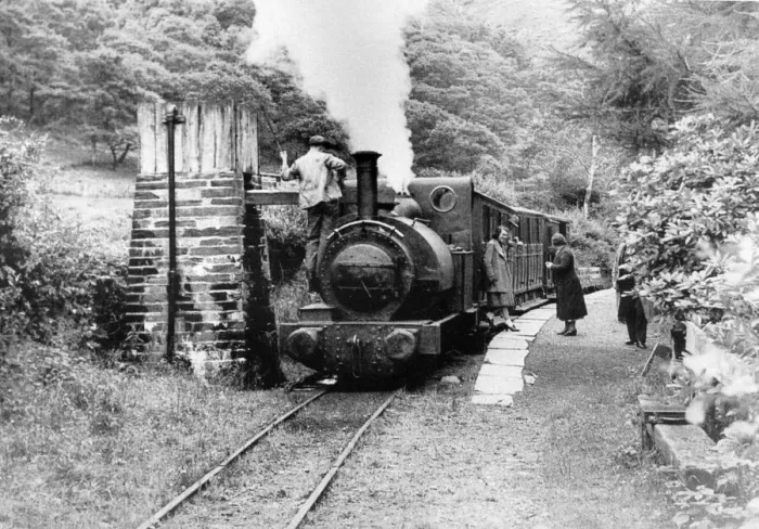 Framed Print : Steam train on the Talyllyn railway line which runs for 7 Framed Print : Steam train on the Talyllyn railway line which runs for 7