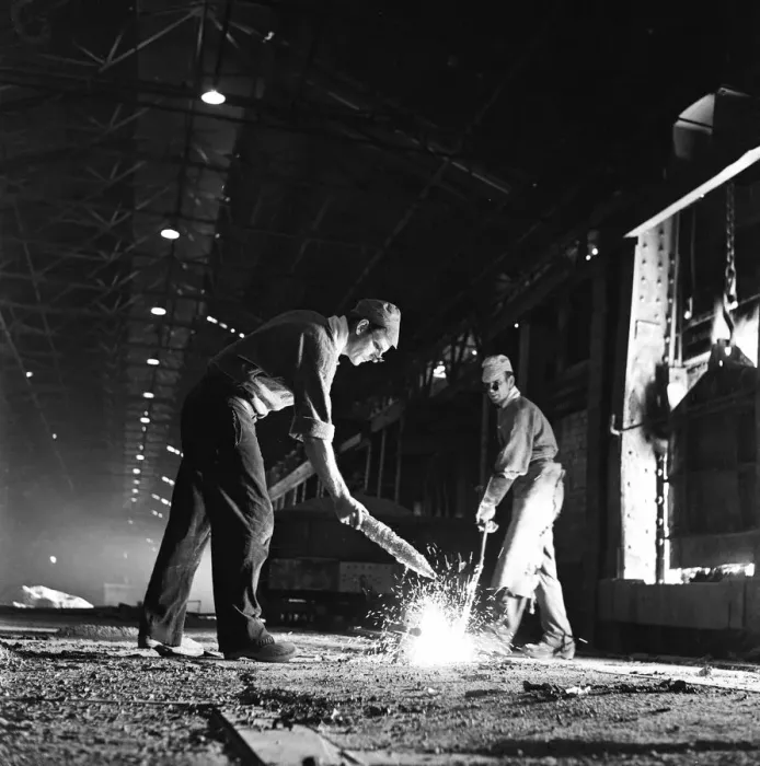 Framed Print : Steelworkers operating one of the open hearth furnaces at the Stocksbridge Steelworks Framed Print : Steelworkers operating one of the open hearth furnaces at the Stocksbridge Steelworks