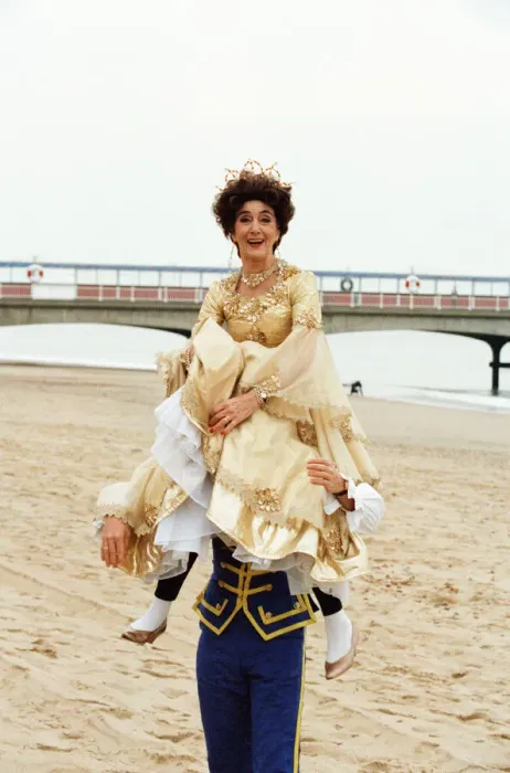 Framed Print : Stefan Dennis and June Brown in Bournemouth to star in the pantomime Cinderella Framed Print : Stefan Dennis and June Brown in Bournemouth to star in the pantomime Cinderella