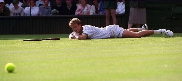 STEFAN EDBERG PLAYING GUY FORGET DURING WIMBLEDON TENNIS CHAMPIONSHIPS 1996