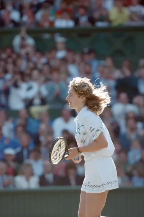 Framed Print : Steffi Graf pictured in action in the Wimbledon Ladies Singles Final on 2nd July 1988