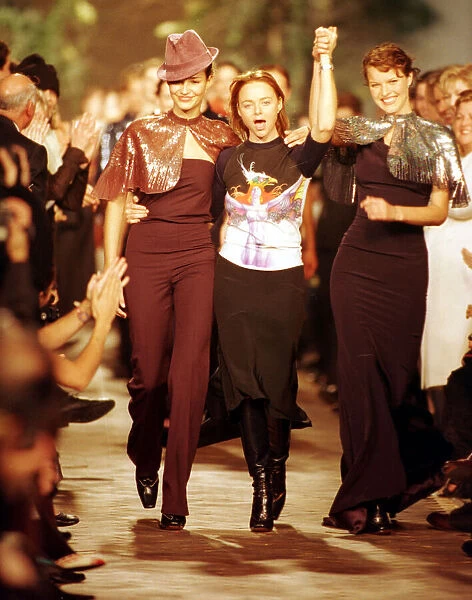 Stella McCartney and Eva Herzigova March 1999 with Fernanda at Paris Fashion Week