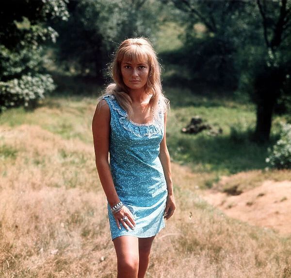 Stephanie Beacham August 1968 Actress poses for photographes in field