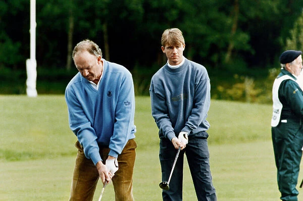 Stephen Hendry with actor Gene Hackman on Gleneagles golf course. 17th May 1993