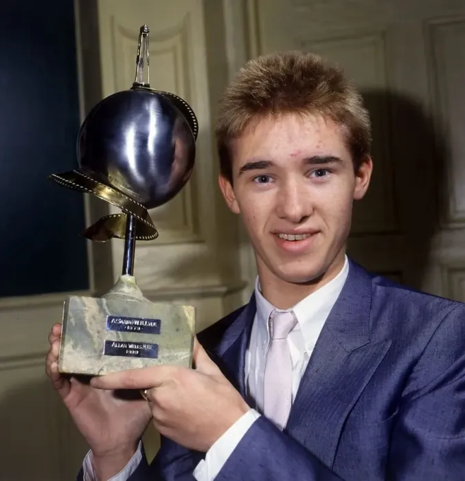 Framed Print : Stephen Hendry holding trophy December 1987