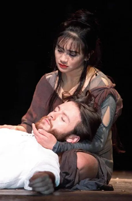 Framed Print : Steve Balsamo Actor as Jesus and Joanna Ampil as mary Magdalene in Jesus Christ Superstar