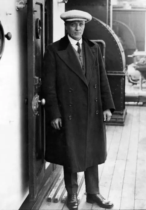 Framed Print : Steve Bloomer, Derby County manager onboard a liner leaving Liverpool for Canada to