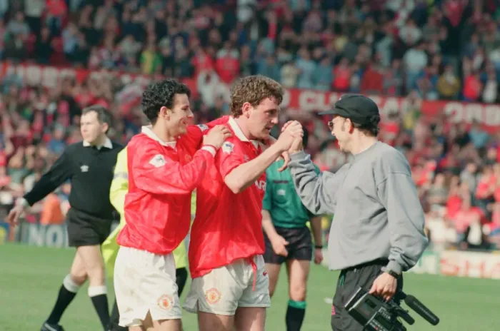 Framed Print : Steve Bruce, congratulated by Ryan Giggs (number 11) pictured at the end of the match Framed Print : Steve Bruce, congratulated by Ryan Giggs (number 11) pictured at the end of the match