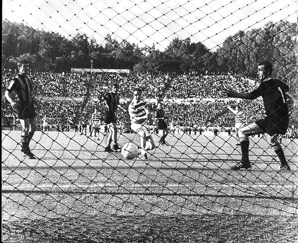 Steve Chalmers (centre) leaves goalkeeper Giuliano Sarti standing as he fires in