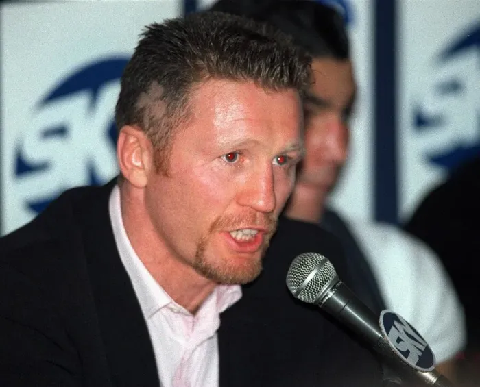 Framed Print : Steve Collins Ireland Boxer talks to the press at a News Press Conference about his fight