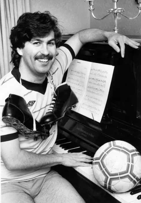 Framed Print : Steve MacKenzie, West Bromwich Albion Football Player, has been spending the close season Framed Print : Steve MacKenzie, West Bromwich Albion Football Player, has been spending the close season