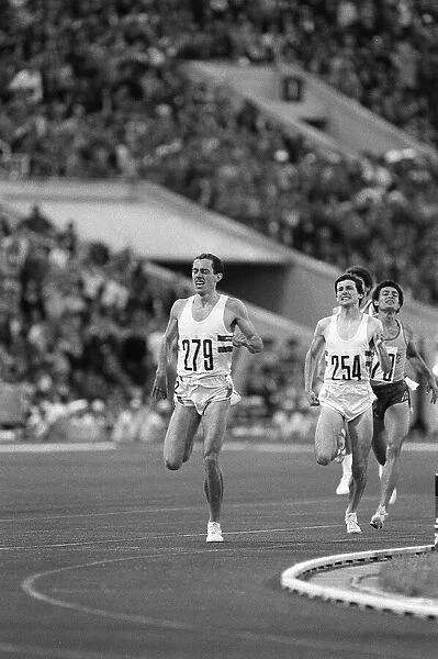 Steve Ovett GBR athlete on his way to winning gold medal in 800 metres in the Grand Arena