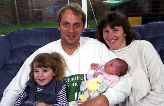 Framed Print : Steve Redgrave, British Olympic rower with his wife Anne and daughters Natalie