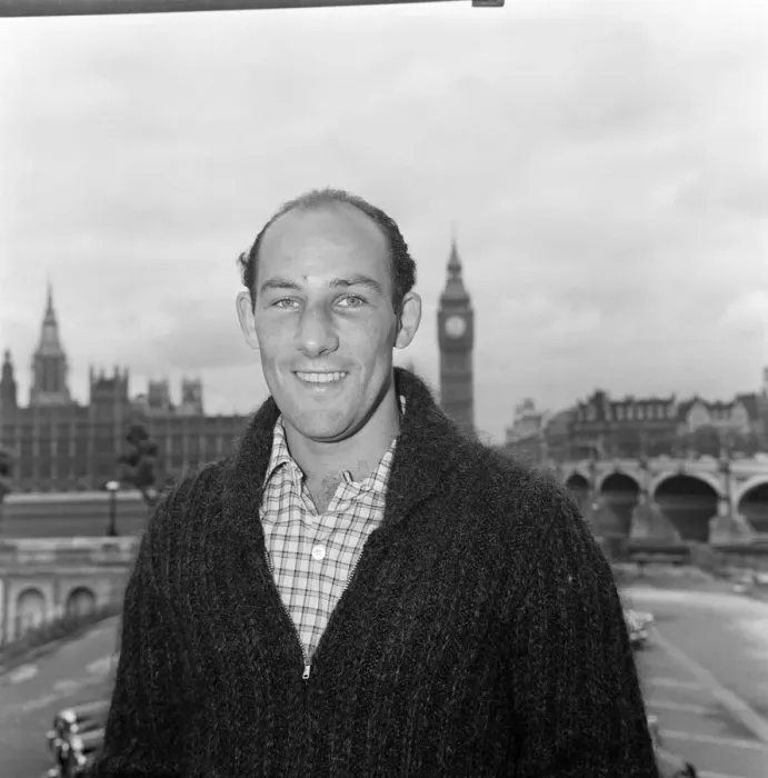 Framed Print : Stirling Moss in the grounds of St Thomas Hospital at Westminster, London Framed Print : Stirling Moss in the grounds of St Thomas Hospital at Westminster, London