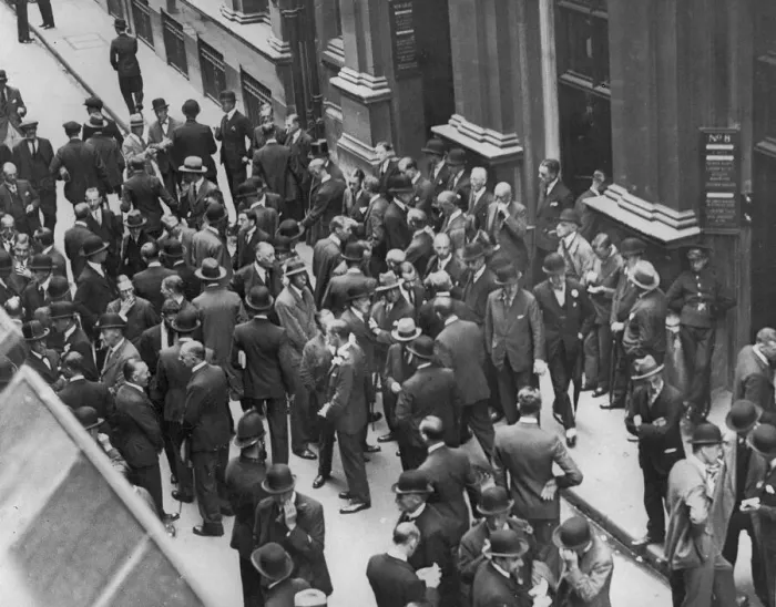 Framed Print : Stockbrokers and investors seen here at the Stock Exchange in 1931 following the banking Framed Print : Stockbrokers and investors seen here at the Stock Exchange in 1931 following the banking