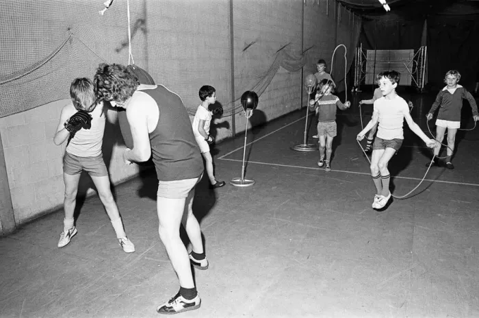 Framed Print : Stockton Amateur Boxing Club, Stockton, County Durham, North East England, 1975 Framed Print : Stockton Amateur Boxing Club, Stockton, County Durham, North East England, 1975