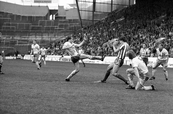 Stoke 0 v. Liverpool 1. November 1984 MF18-11-030