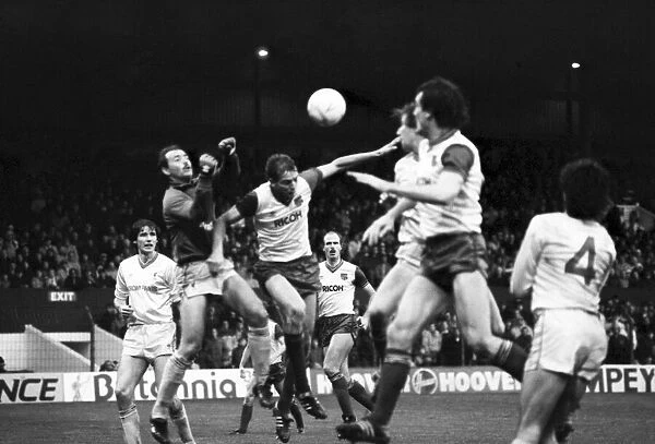 Stoke 0 v. Liverpool 1. November 1984 MF18-11-055