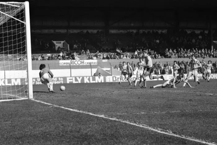 Framed Print : Stoke 0 v. Sunderland 1. April 1982 MF06-28-001 Local Caption Division 1 Football Framed Print : Stoke 0 v. Sunderland 1. April 1982 MF06-28-001 Local Caption Division 1 Football