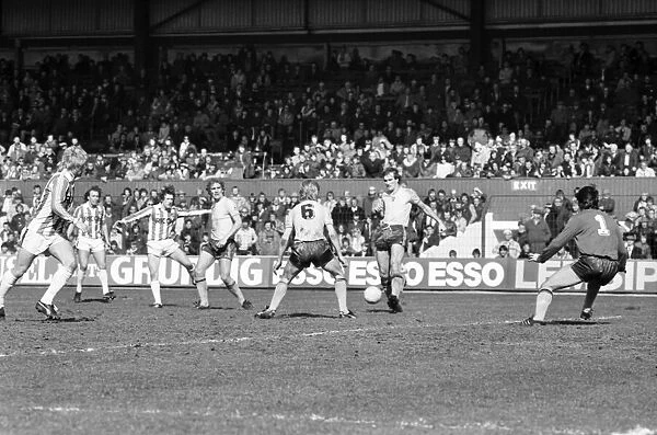 Stoke 0 v. Sunderland 1. April 1982 MF06-28-038 Local Caption Division 1 Football