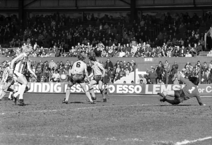Framed Print : Stoke 0 v. Sunderland 1. April 1982 MF06-28-039 Local Caption Division 1 Football Framed Print : Stoke 0 v. Sunderland 1. April 1982 MF06-28-039 Local Caption Division 1 Football