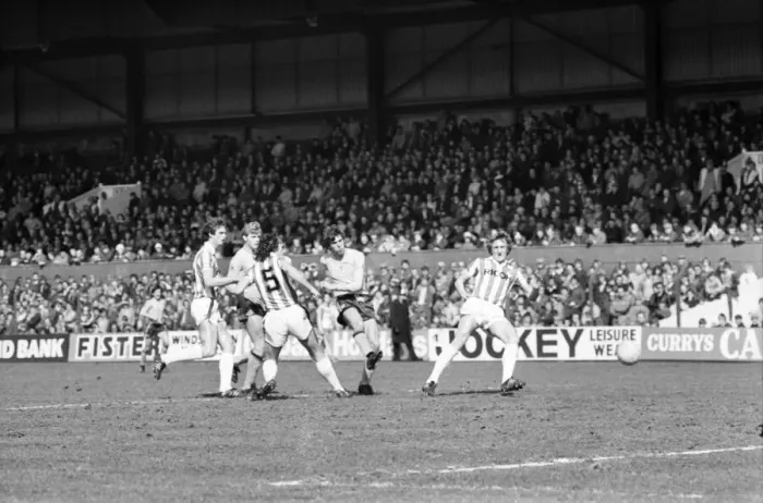 Framed Print : Stoke 0 v. Sunderland 1. April 1982 MF06-28-048 Local Caption Division 1 Football Framed Print : Stoke 0 v. Sunderland 1. April 1982 MF06-28-048 Local Caption Division 1 Football