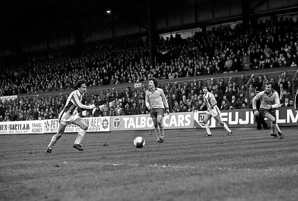 Stoke 1 v. Arsenal 1. Division One Football. Febuary 1981 MF01-23-017