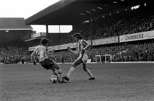 Stoke 1 v. Arsenal 1. Division One Football. Febuary 1981 MF01-23-007