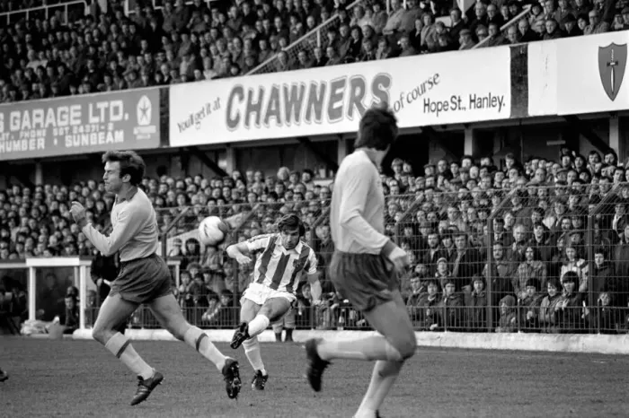 Framed Print : Stoke 1 v. Arsenal 1. Division One Football. Febuary 1981 MF01-23-032