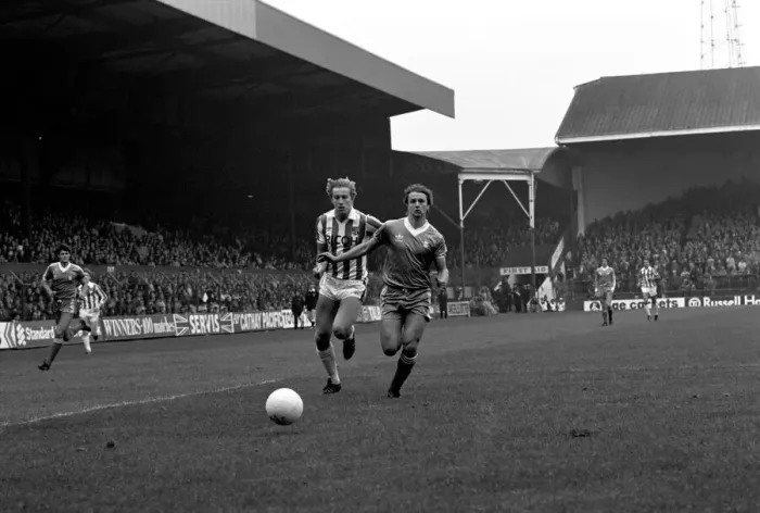 Framed Print : Stoke 1 v. Birmingham 0. Division 1 Football City. October 1981 MF04-10-041