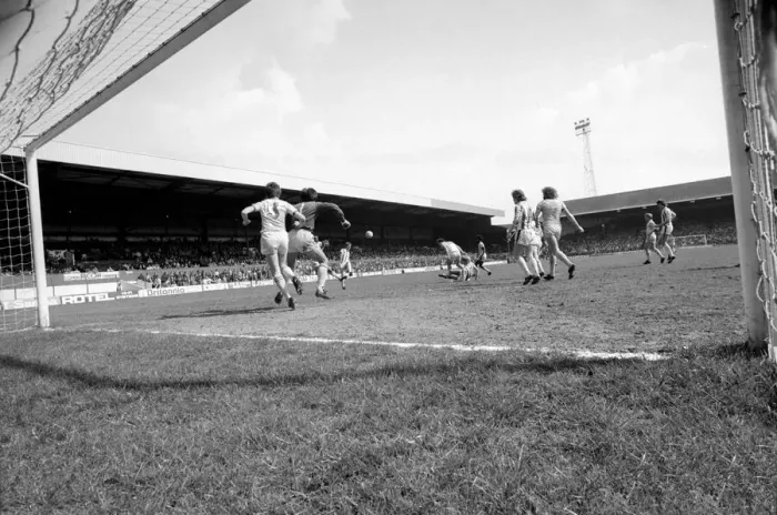 Framed Print : Stoke 2 v. Notts. County 2. Division 1 Football. May 1982 MF07-06-040 Framed Print : Stoke 2 v. Notts. County 2. Division 1 Football. May 1982 MF07-06-040