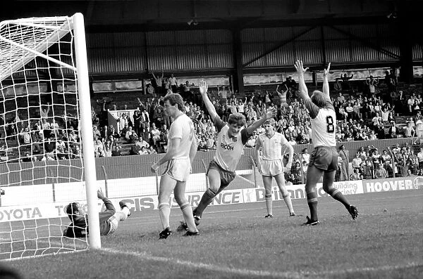 Stoke 2 v. Sheffield Wednesday 1 (Farrell). September 1984 MF17-16-008