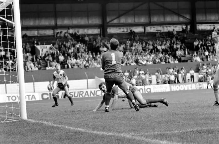Framed Print : Stoke 2 v. Sheffield Wednesday 1 (Farrell). September 1984 MF17-16-022