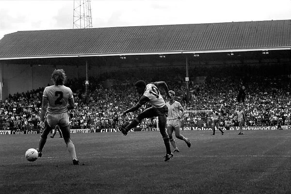 Stoke 2 v. Sheffield Wednesday 1 (Farrell). September 1984 MF17-16-011
