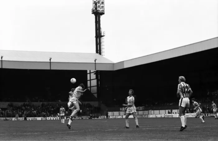 Framed Print : Stoke City 1 v. Nottingham Forest 2. Division one football September 1981 MF03-17-001 Framed Print : Stoke City 1 v. Nottingham Forest 2. Division one football September 1981 MF03-17-001