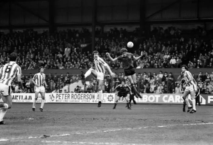 Framed Print : Stoke City 2 v. Sunderland 0. Division One Football. April 1981 MF02-18-035 Framed Print : Stoke City 2 v. Sunderland 0. Division One Football. April 1981 MF02-18-035