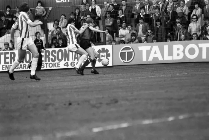 Framed Print : Stoke City 2 v. Sunderland 0. Division One Football. April 1981 MF02-18-020 Framed Print : Stoke City 2 v. Sunderland 0. Division One Football. April 1981 MF02-18-020