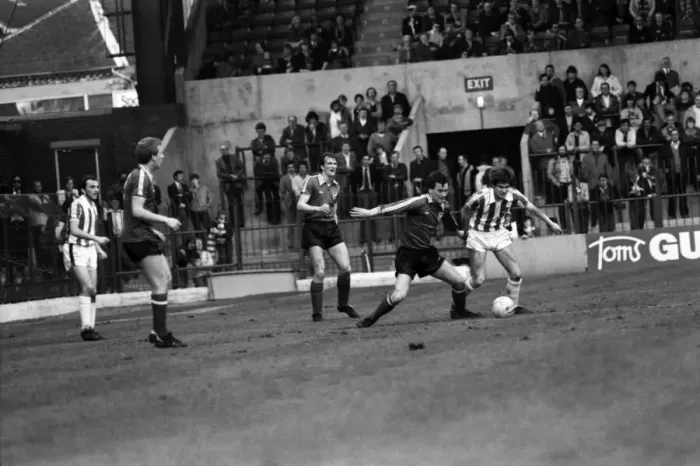 Framed Print : Stoke City 2 v. Sunderland 0. Division One Football. April 1981 MF02-18-039 Framed Print : Stoke City 2 v. Sunderland 0. Division One Football. April 1981 MF02-18-039