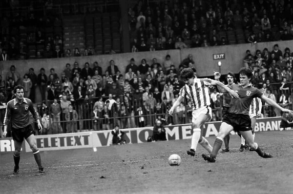 Stoke City 2 v. Sunderland 0. Division One Football. April 1981 MF02-18-037
