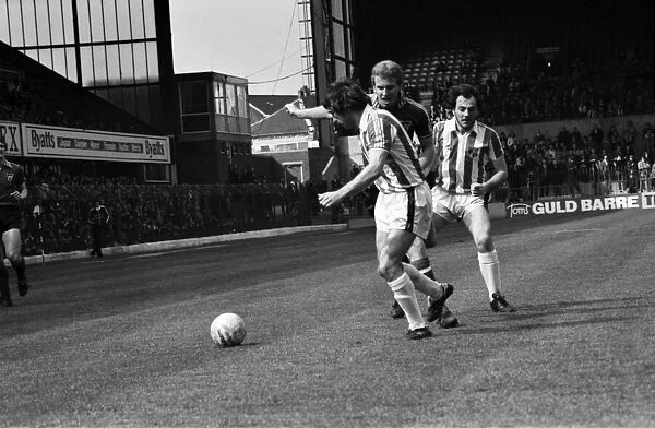 Stoke City 2 v. Sunderland 0. Division One Football. April 1981 MF02-18-002