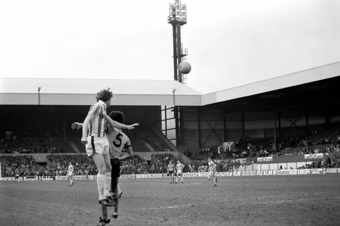 Framed Print : Stoke City 2 v. Wolverhampton Wanderers 1. Division 1 Football. April 1982 MF06-40-024 Framed Print : Stoke City 2 v. Wolverhampton Wanderers 1. Division 1 Football. April 1982 MF06-40-024