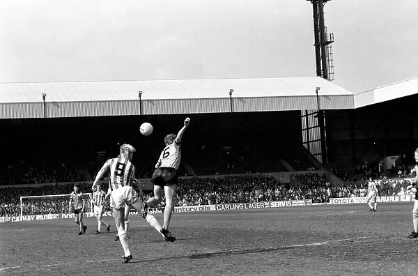 Stoke City 2 v. Wolverhampton Wanderers 1. Division 1 Football. April 1982 MF06-40-050