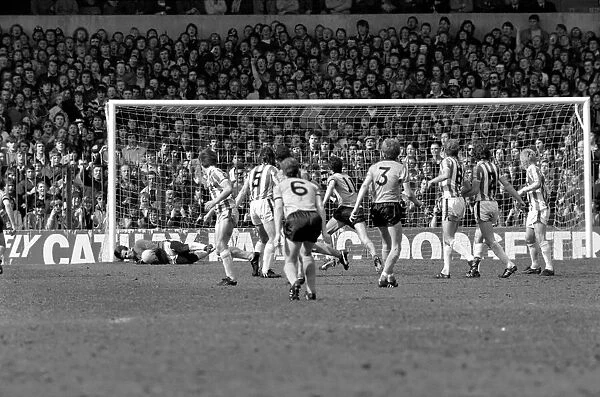 Stoke City 2 v. Wolverhampton Wanderers 1. Division 1 Football. April 1982 MF06-40-027