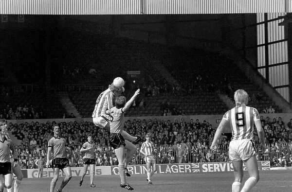 Stoke City 2 v. Wolverhampton Wanderers 1. Division 1 Football. April 1982 MF06-40-019