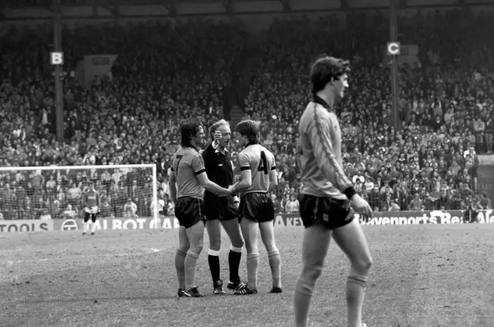 Framed Print : Stoke City 2 v. Wolverhampton Wanderers 1. Division 1 Football. April 1982 MF06-40-004 Framed Print : Stoke City 2 v. Wolverhampton Wanderers 1. Division 1 Football. April 1982 MF06-40-004