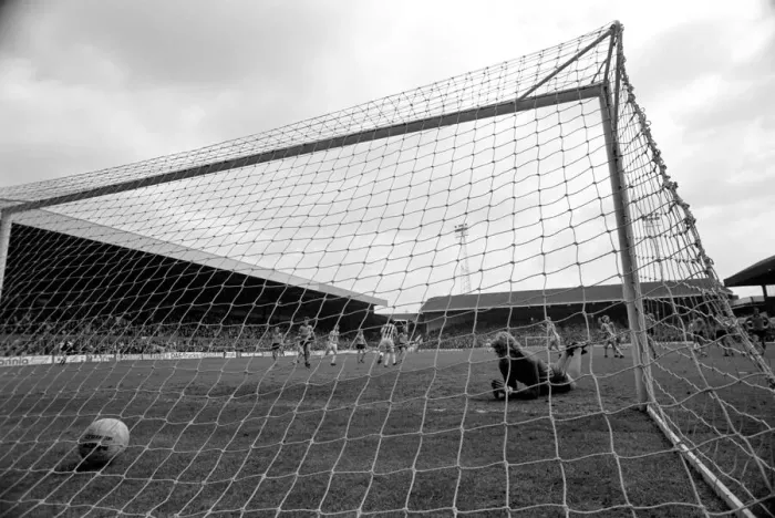 Framed Print : Stoke City 2 v. Wolverhampton Wanderers 1. Division 1 Football. April 1982 MF06-40-047 Framed Print : Stoke City 2 v. Wolverhampton Wanderers 1. Division 1 Football. April 1982 MF06-40-047